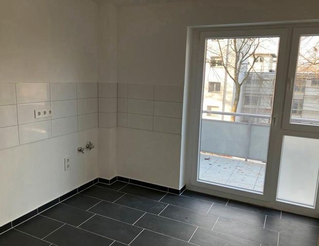 Top! Sanierte /Renovierte 4-Zimmer Wohnung in Stadtlage - Foto 1