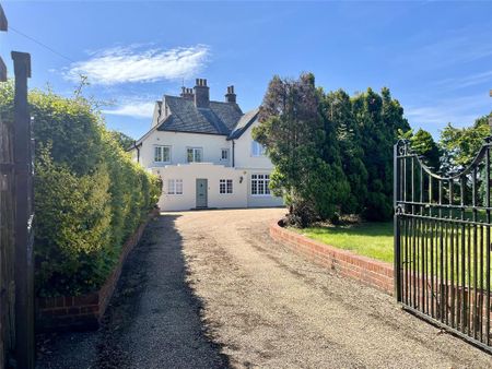 5 bedroom detached house to rent - Photo 3