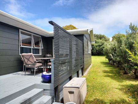 Waihi Beach Beauty - Waihi Beach - Photo 4