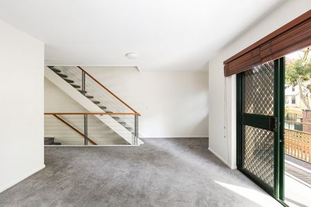 108 McElhone Street, Woolloomooloo NSW 2011 - Townhouse For Rent | Domain - Photo 4