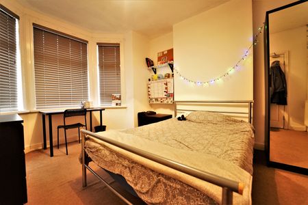 29 Kimbolton Avenue, NG7 1PS, NOTTINGHAM - Photo 3