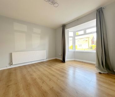 3 bedroom end of terrace house to rent - Photo 2