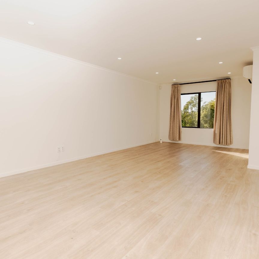 Spacious home - Photo 1