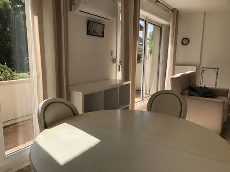 NIMES - TRIANGLE DE LA GARE- T2 LUMINEUX MEUBLÉ - Photo 3