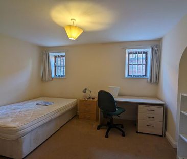 4 bedroom apartment to rent - Photo 3