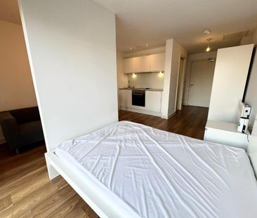 Studio to rent - Photo 2