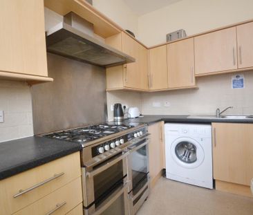 6 bedroom terraced house to rent - Photo 2