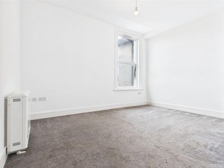 Property to rent - Photo 3