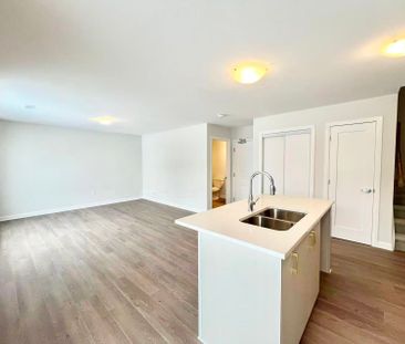 For Lease - 1120 Creekway Private, Kanata, Ontario - Photo 1