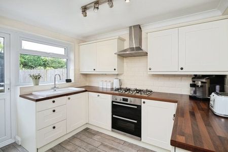 Heathfields, Westfield - Photo 3