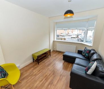 7 Ravenhill Avenue, Belfast, BT6 8LD - Photo 1