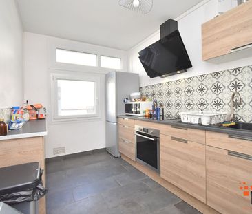 Location Appartement 4 pièces 76m² - Photo 4