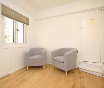 Staines Road, TW2, London - Photo 5