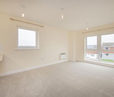 2 bed Apartment To Let - Photo 2