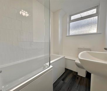 2 bedroom penthouse to rent - Photo 4