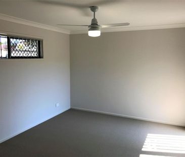 LOW SET THREE BEDROOM , 2 BATH + STUDY + SOLAR IN SOUGHT AFTER ALEX... - Photo 1