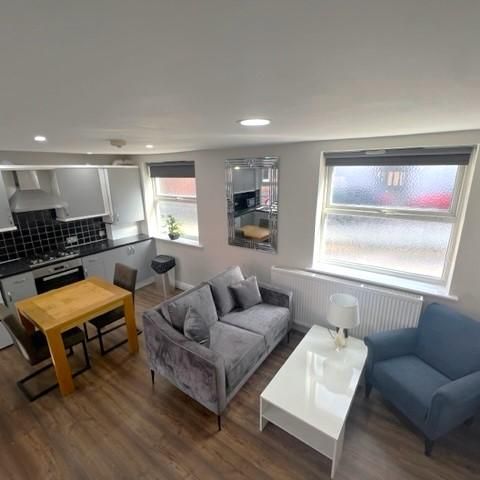 1 bedroom mews to rent - Photo 1