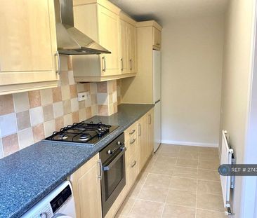 2 bedroom semi-detached house to rent - Photo 6