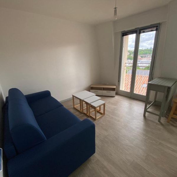 Location Appartement 1 pièce 16m² POITIERS 86000 - Photo 1