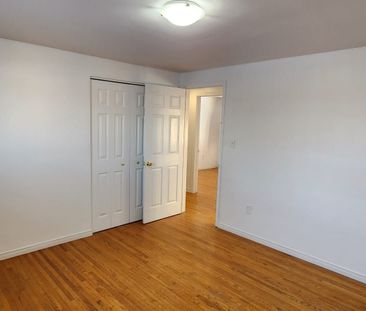 For Lease - 131 VICTOR Boulevard, Hamilton, Ontario - Photo 4