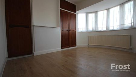 3 bedroom semi-detached house to rent - Photo 3