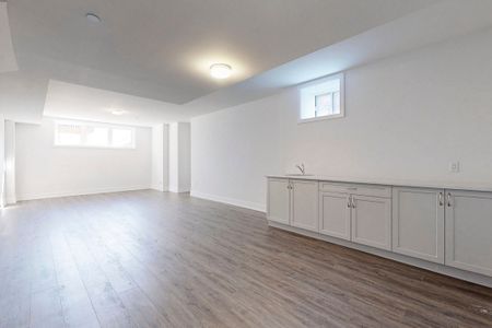 For Lease - 231 Sikura Circle, Aurora, Ontario - Photo 4