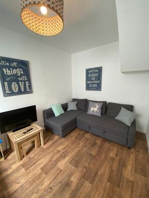 21 Eglinton Lane (STUDENT LET), Portrush, BT56 8DX - Photo 1