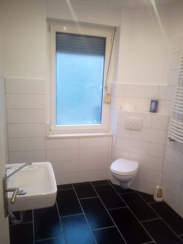 Renoviert! Schöne günstige Erdgeschosswohnung! - Photo 3