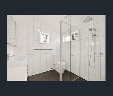 Bright and Spacious Duplex - Photo 6