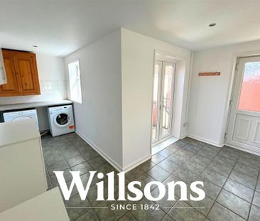 3 bedroom semi-detached house to rent - Photo 2
