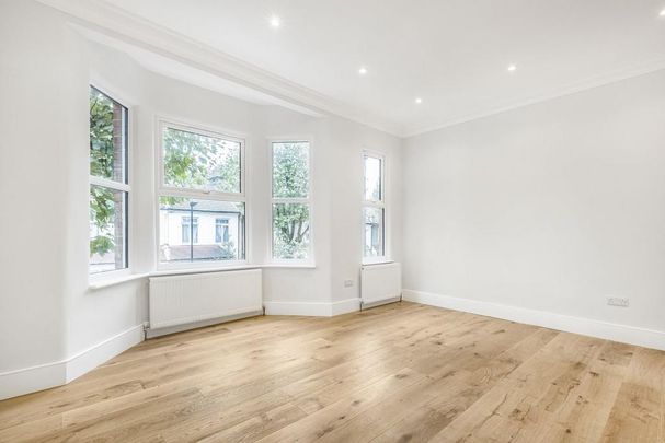 4 bedroom terraced house to rent - Photo 1