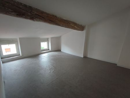 : Appartement 81 m² à Saint-Étienne - Photo 2