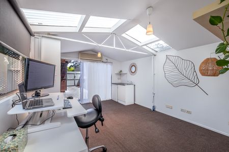 408 Chesterville Road, Bentleigh East VIC 3165 - House For Rent | Domain - Photo 5