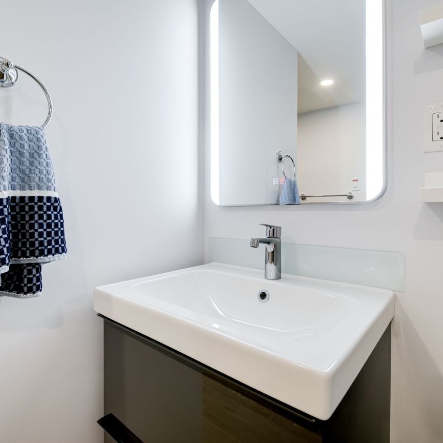 For Lease - 2556 Lake Shore Boulevard Unit# Lower, Toronto, Ontario - Photo 1