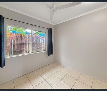 Well presented Family Home located in Bentley Park - Photo 3