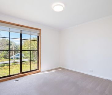 8 Givens Street, Pearce ACT 2607 - House For Rent | Domain - Photo 5