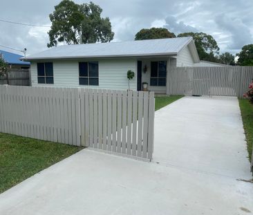 11 Manon Street, Armstrong Beach - Photo 6