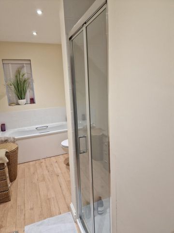 3 bedroom detached bungalow to rent - Photo 2