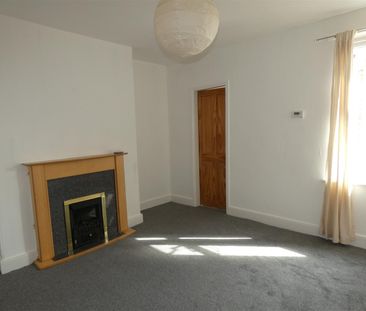 2 bed flat to rent in Avondale Road, Byker - Photo 1