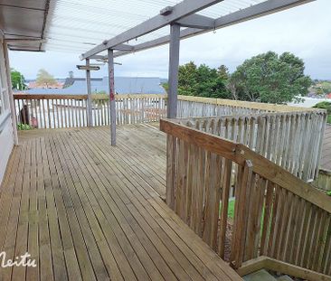Macleans zone with semi-self-contained unit - Photo 2