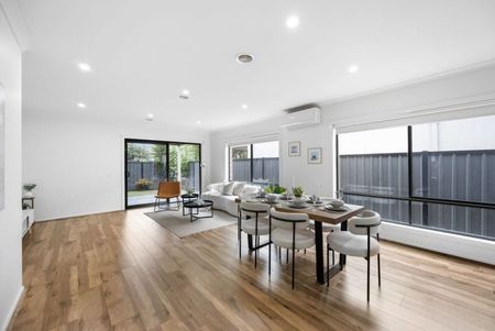 House So Nice, Even Your Plants Will Start Complaining if You Leave - Photo 5