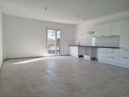 Location Appartement 3 pièces 68m² ST GILLES 30800 - Photo 3