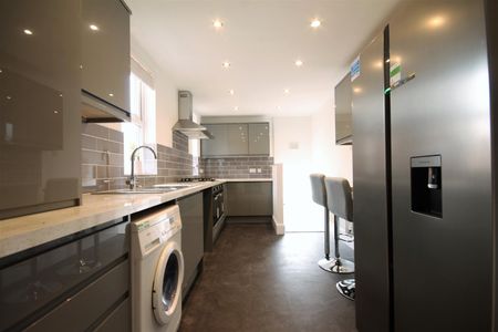 Hazelwood Avenue, Jesmond, Newcastle Upon Tyne - Photo 5