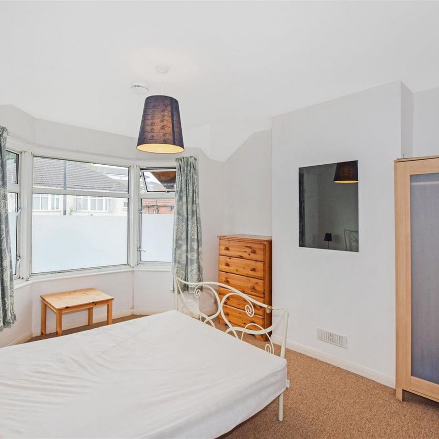 1 bedroom Flat To Let - Photo 1