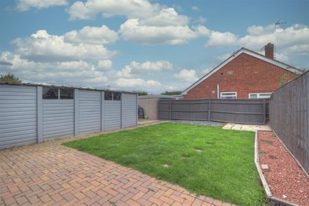 Four Pools Road, Evesham - Photo 3