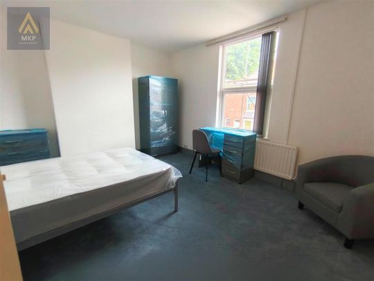 5 bedroom terraced house to rent - Photo 1