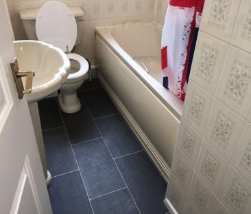 3 bedroom terraced house to rent - Photo 5