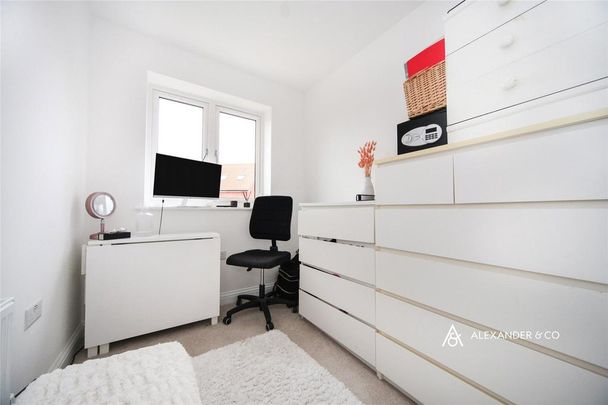 3 bedroom semi-detached house to rent - Photo 1