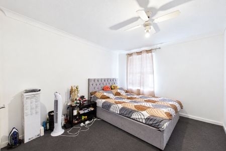 Tuscan Close, Tilehurst, Reading, Berkshire, RG30 - Photo 3