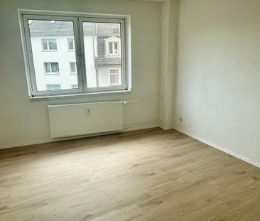 Zentrale Lage ! Moderne 2 Zimmer Wohnung mit Einbauküche, Waschmasc... - Photo 1
